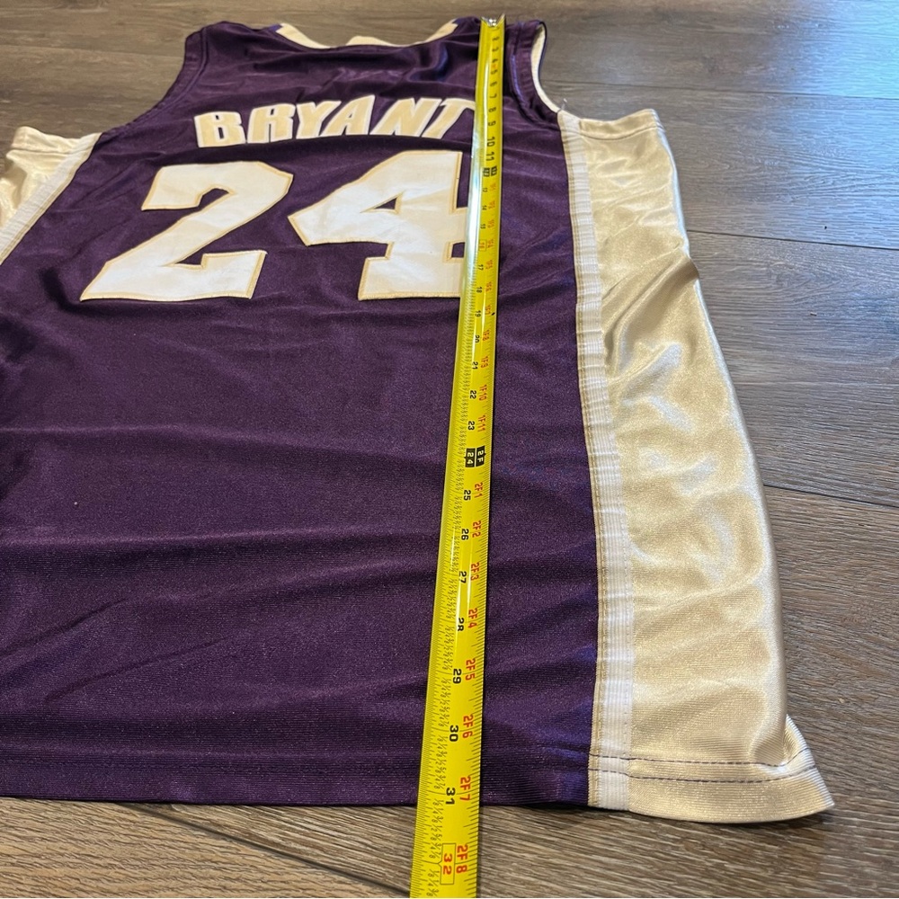 Kobe Bryant Los Angeles Lakers Authentic Mitchell & Ness Jersey, Hall of Fame - Picture 10 of 10